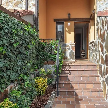Acogedora Con Jardin Y Chimenea By Cabana Rentals Navas de San Antonio Exterior photo