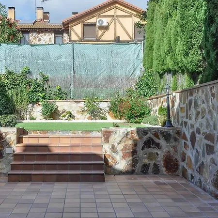 Acogedora Con Jardin Y Chimenea By Cabana Rentals Navas de San Antonio Exterior photo
